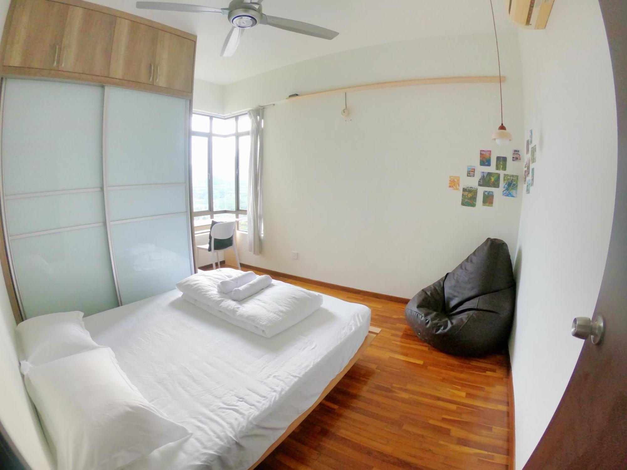 Spacious 4br Near Klcc - Travel With Mrt Pangsapuri Kuala Lumpur