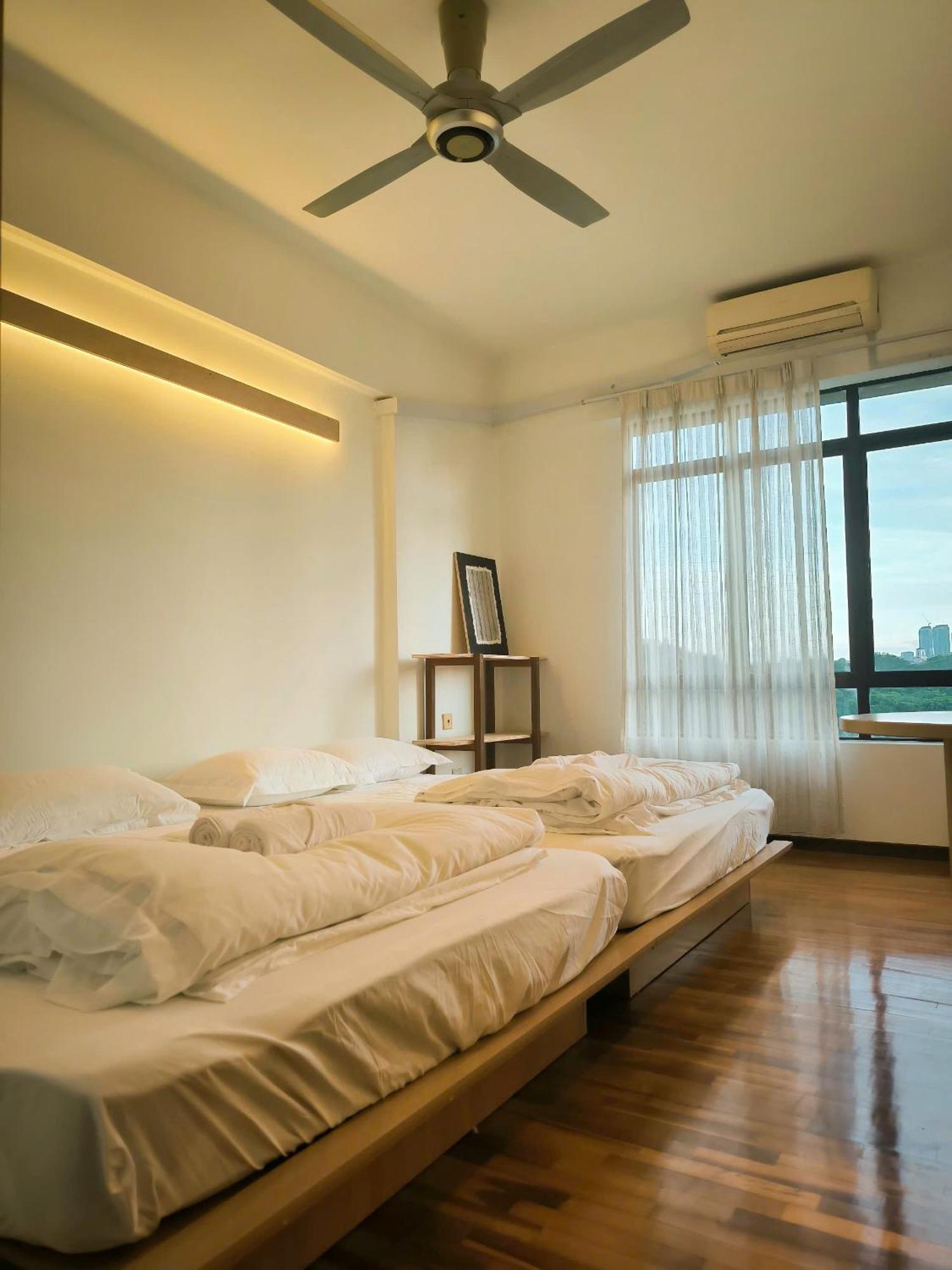 Spacious 4br Near Klcc - Travel With Mrt