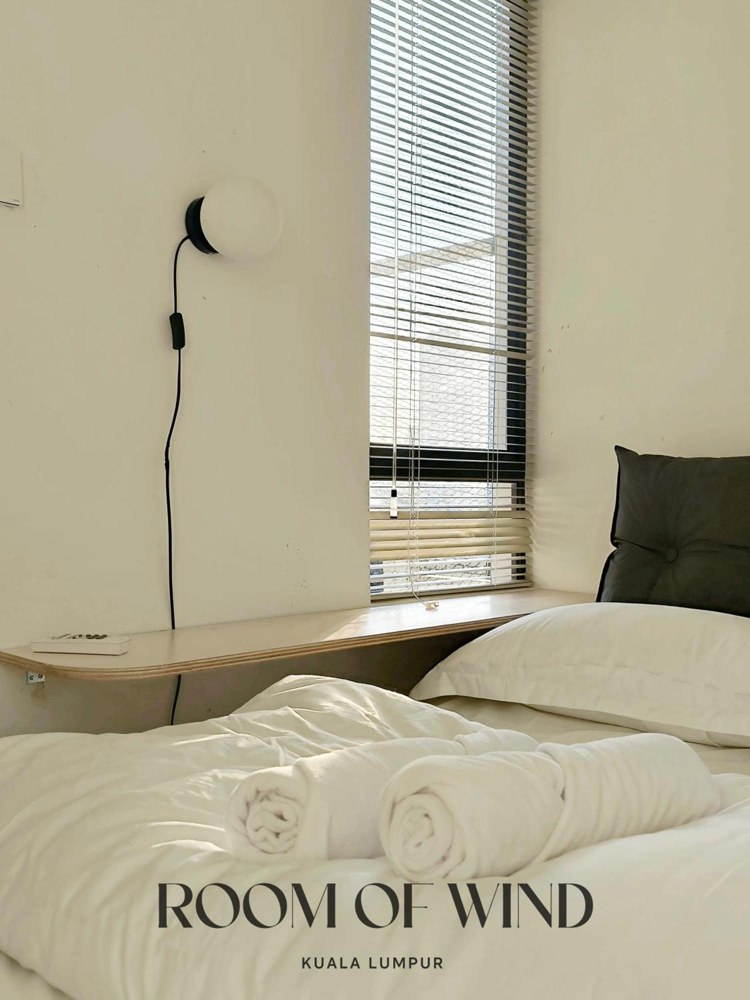 Spacious 4br Near Klcc - Travel With Mrt Apartment